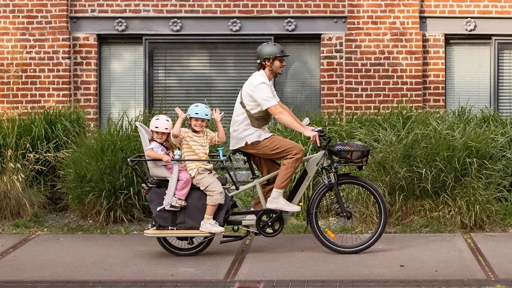 Lastenrad-statt-Auto-Elektromobilitaet-wird-auch-fuer-Familien-immer-attraktiver