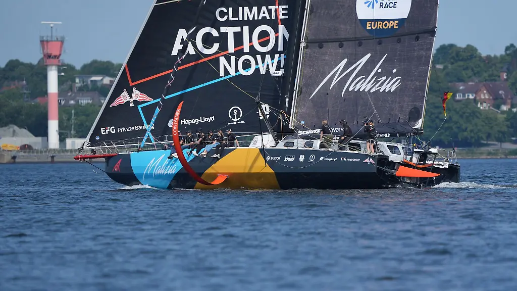 Am-Sonntag-in-Kiel-am-Start-Boris-Herrmann-mit-seinem-Team-Malizia