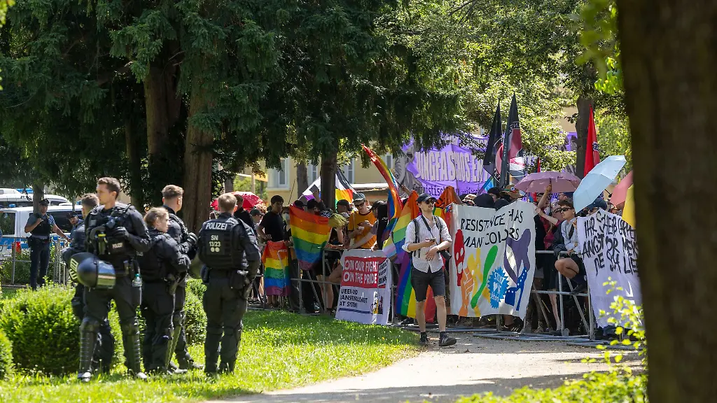 Zum-CSD-wurden-bis-zu-3-000-Menschen-erwartet