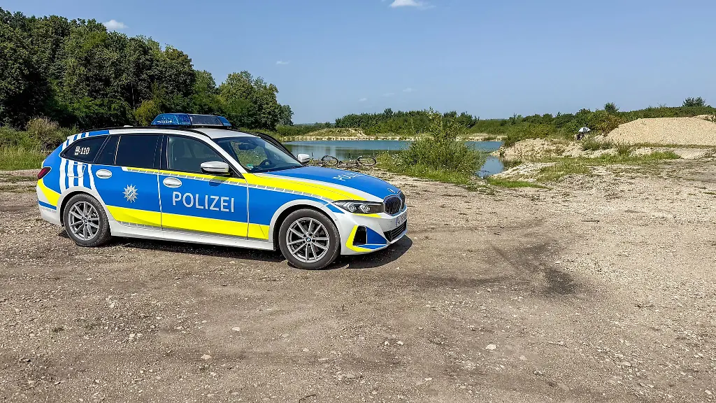 Auch-die-Polizei-war-bei-dem-Einsatz-vor-Ort