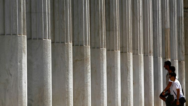 Steinerne Säulen in Athen: Griechenland muss die Wirtschaft auf ein neues Fundament stellen.