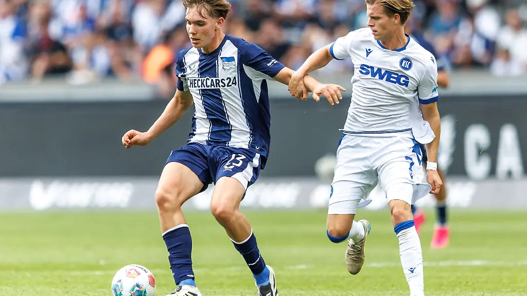 Kennet-Eichhorn-l-bei-seinem-historischen-Zweitliga-Debuet