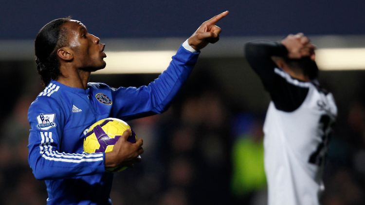 Didier Drogba leitete mit seinem 14. Saisontor die Wende im Spiel ein.