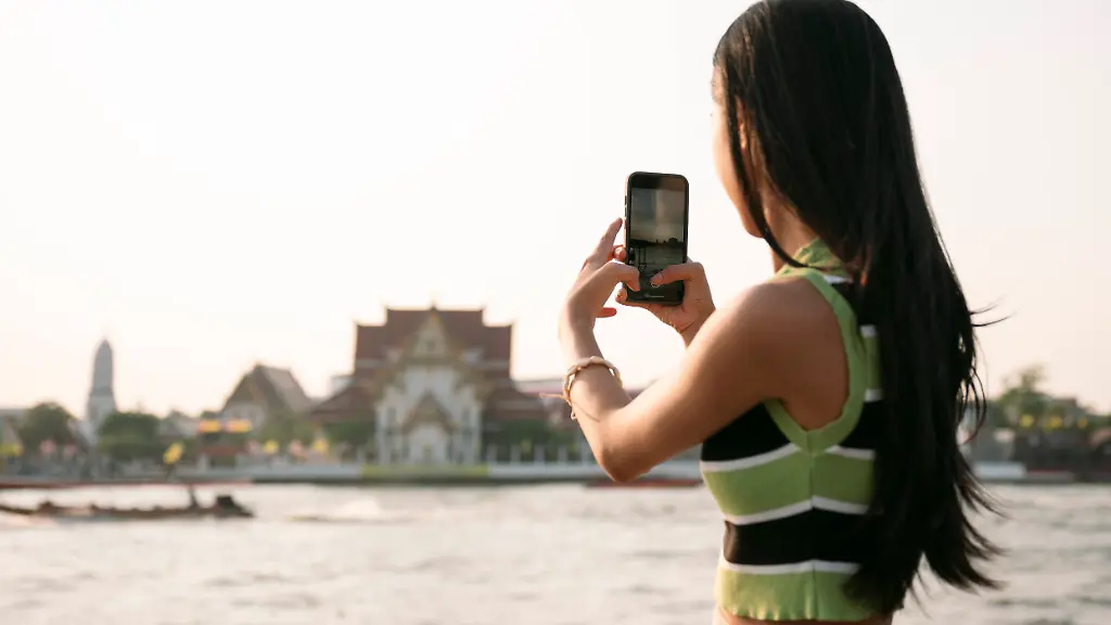 Fotos-ueber-WhatsApp-oder-Signal-zu-verschicken-verursacht-in-Thailand-Kosten-es-sei-denn-es-besteht-eine-WLAN-Verbindung