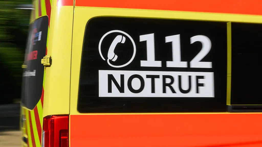 Gewerbeaufsichtamt-und-Tuev-pruefen-ob-ein-technischer-Defekt-vorlag