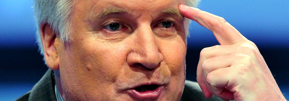 Seehofer: "Wir verlangen, dass die Griechen ihre Zusagen einhalten."