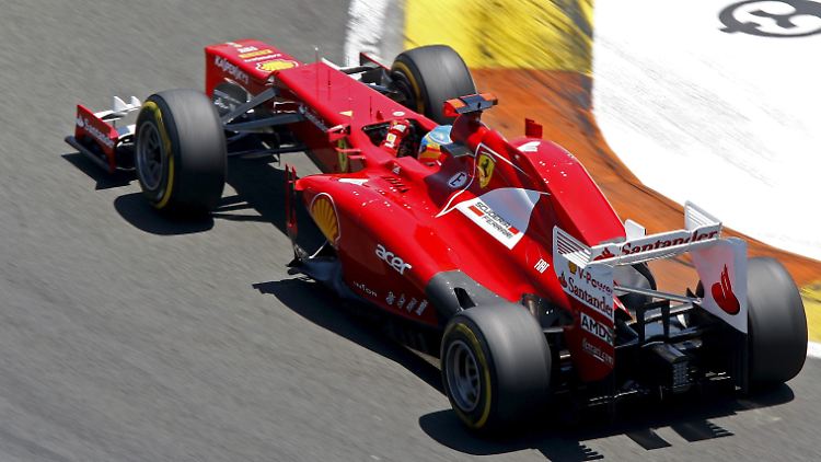 Fernando Alonso entscheidet als erster Fahrer in dieser Saison ein zweites Rennen für sich.