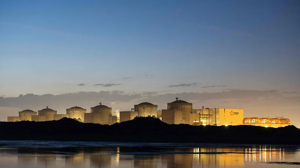 Wegen-Quallen-steht-der-Betrieb-eines-franzoesischen-AKW-vorerst-still