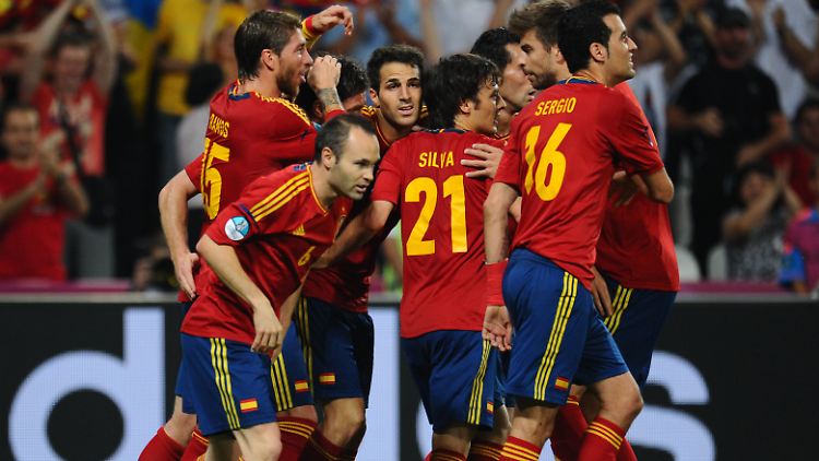 Cristiano Ronaldo soll ruhig kommen: Das spanische Team fiebert dem Halbfinale gegen die Portugiesen entgegen.
