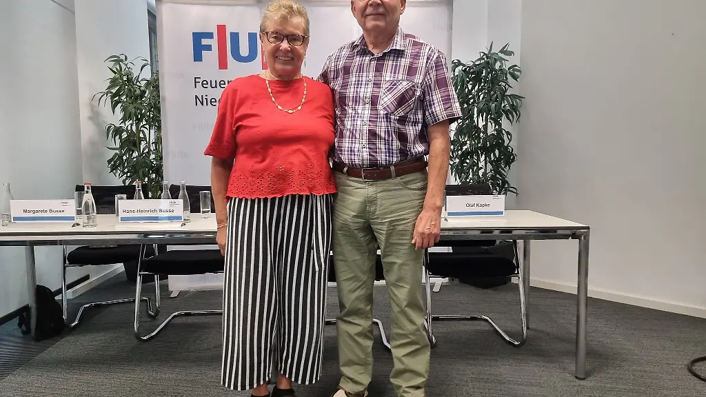 Hans-Heinrich-Busse-mit-seiner-Ehefrau-Margarete-Der-ehemalige-Feuerwehrmann-erlitt-bei-der-Waldbrandkatastrophe-in-der-Suedheide-vor-50-Jahren-schwere-Verbrennungen