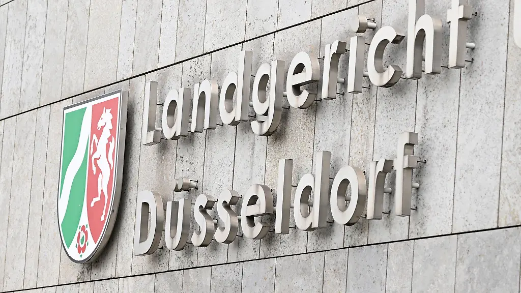 Angeklagt-waren-zwei-Brueder-nur-einer-wurde-verurteilt-Foto-Illustration