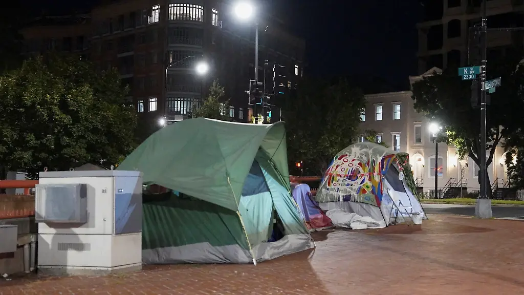 2025-08-12T031732Z-118732808-RC2E5GAJFCL0-RTRMADP-3-USA-TRUMP-CRIME