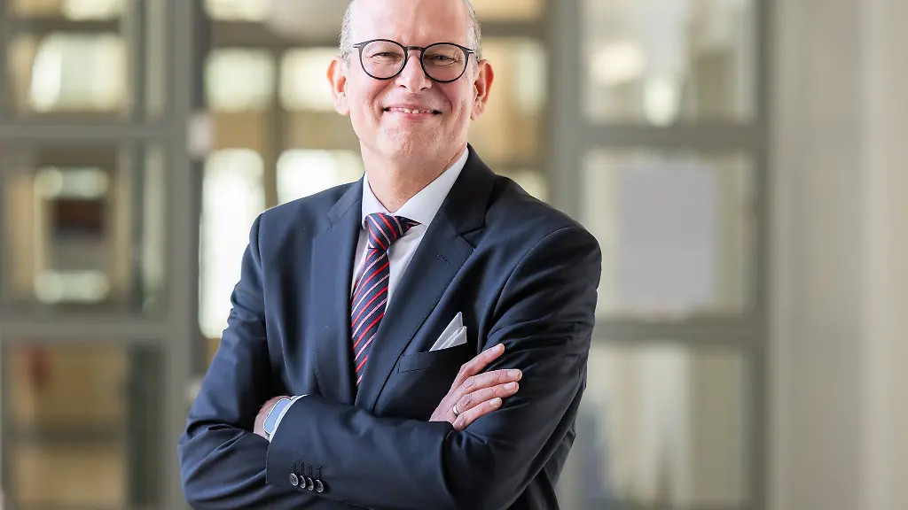 Kiesslich-ist-sich-sicher-dass-das-Ziel-der-schwarzen-Null-im-Jahr-2030-erreicht-wird