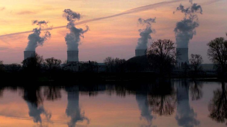 Die Stromwirtschaft wird nicht besteuert: Sarkozy verweist darauf, dass Frankreich seine Elektrizität zu drei Vierteln in Atomkraftwerken herstellt. 