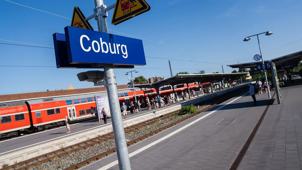 Der-Nah-und-Fernverkehr-am-Coburger-Bahnhof-war-stundenlang-gestoert