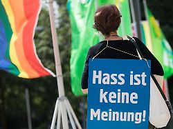 Aus der Schmoll-Ecke: Überall Halb-Nazis und Linksversiffte