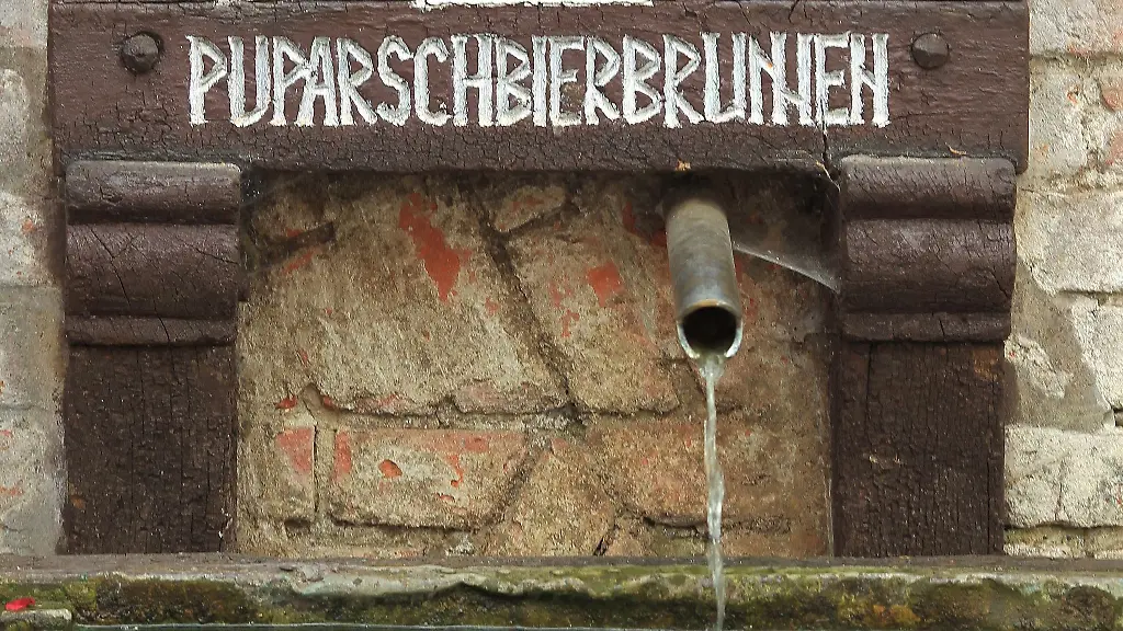 Der-Brunnen-soll-an-die-Tradition-des-Bierbrauens-erinnern-Archivbild