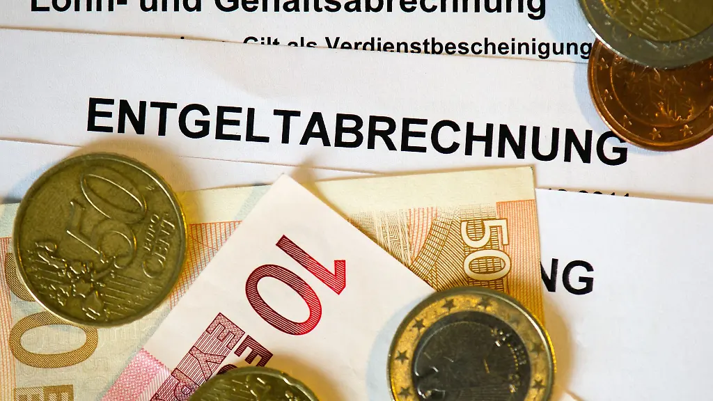 Selbst-wer-nur-Mindestlohn-verdient-hat-einer-Studie-zufolge-bei-einem-Vollzeitjob-mehr-Geld-als-im-Buergergeld