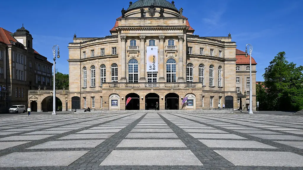 Im-Chemnitzer-Opernhaus-wird-im-September-Werner-Braeunigs-Rummelplatz-als-Oper-uraufgefuehrt-Archivbild