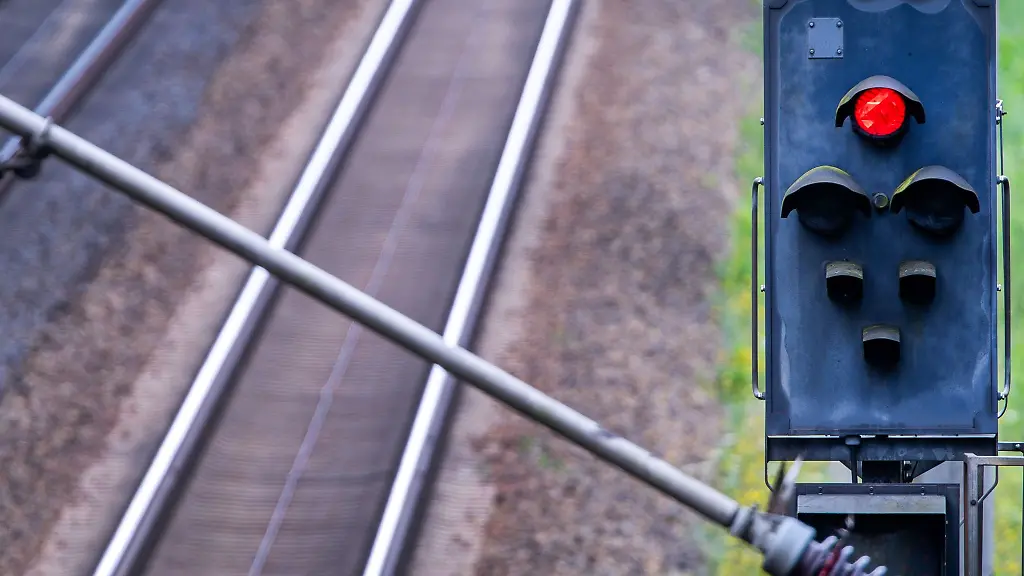 Die-Bauarbeiten-an-der-Zugstrecke-werden-mehrere-Tage-dauern