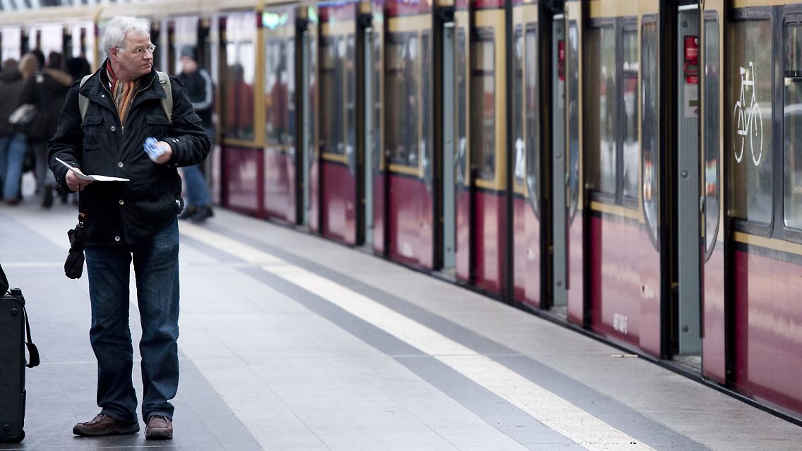 Das Elend geht weiter: Die Berliner S-Bahn kann auf längere Zeit keinen normalen Fahrplan garantieren.