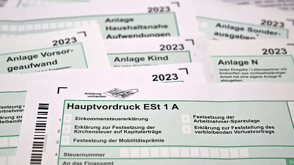 Einer-ausgewaehlten-Gruppe-von-Steuerpflichtigen-schickt-das-Finanzamt-Kassel-einen-Vorschlag-fuer-die-Steuererklaerung-Symbolbild