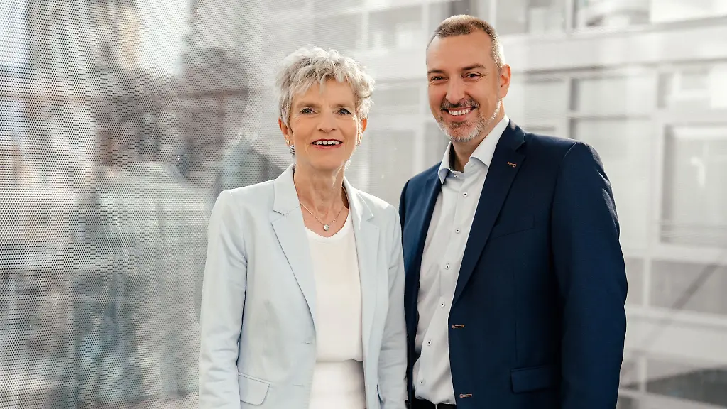 Birgit-Steinborn-legt-ihr-Mandat-als-Gesamtbetriebsratsvorsitzende-nach-elfeinhalb-Jahren-nieder-Tobias-Baeumler-wird-ihr-Nachfolger