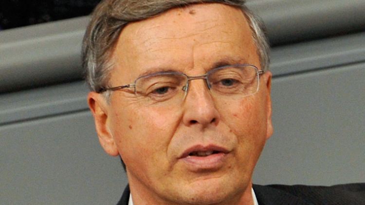 Bosbach will trotz seiner Erkrankung erneut für den Bundestag kandidieren (Archivbild).