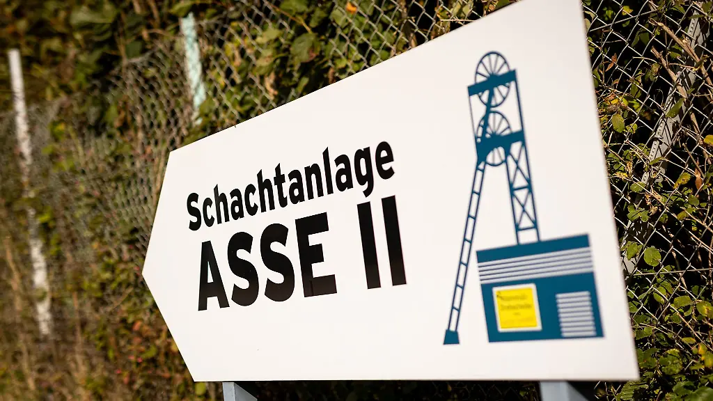 In-der-Schachtanlage-Asse-war-laut-BGE-erstmals-seit-Jahrzehnten-ein-Blick-in-Kammer-12-moeglich
