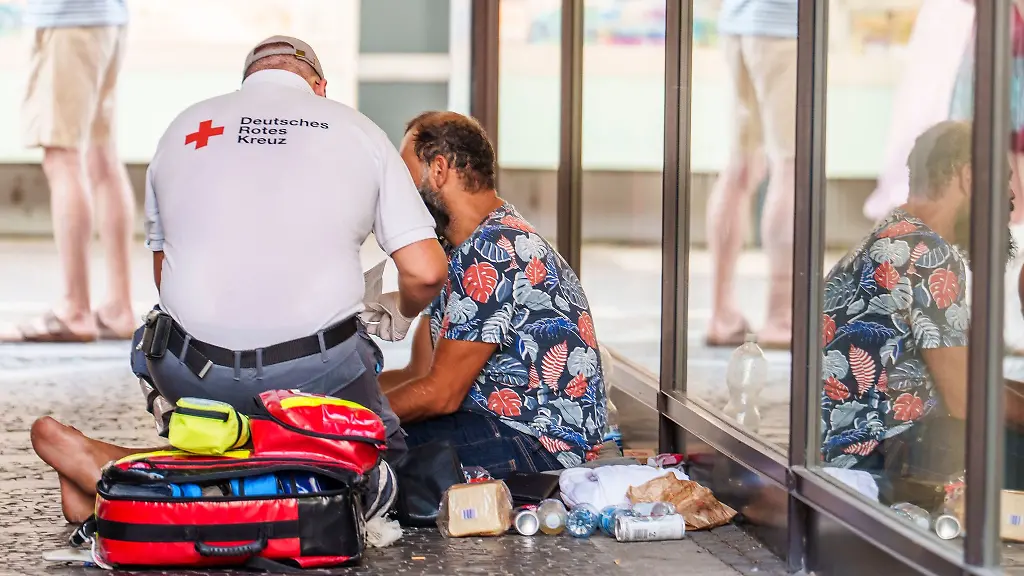 Der-Hitzebus-versorgt-Obdachlose