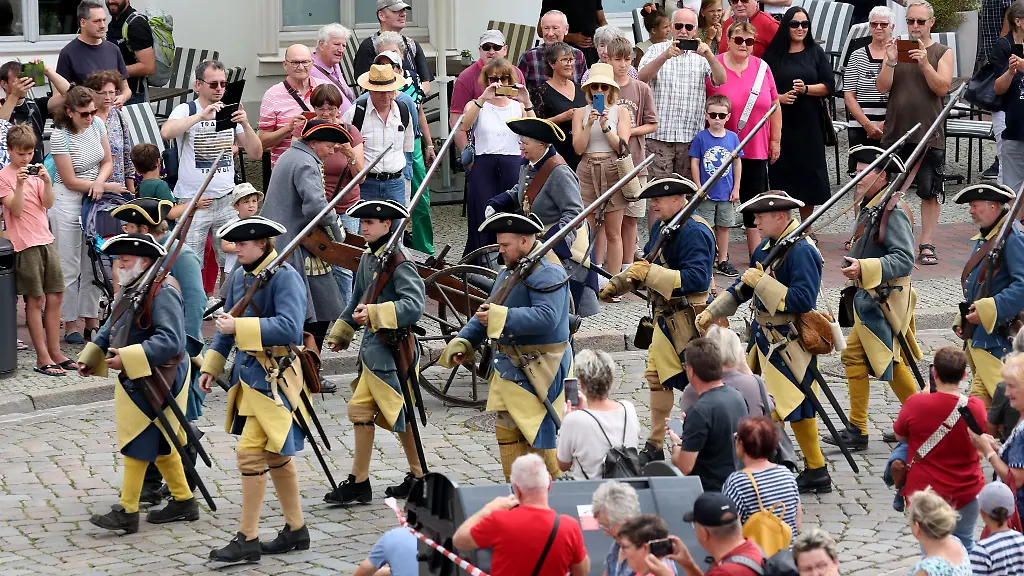 Das-Schwedenfest-lockte-in-jedem-Jahr-rund-100-000-Besucherinnen-und-Besucher-in-die-Hansestadt-Wismar