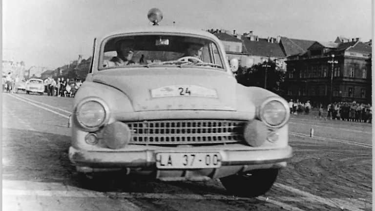 15-Wartburg-1962-c-Deutsches-Bundesarchiv-German-Federal-Archive-WikimediaCommons