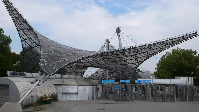 muenchen-stadion-dach-2