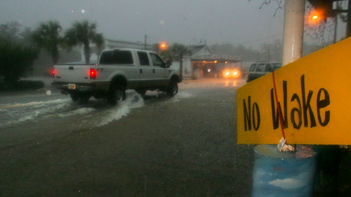 2012-06-26T022749Z_01_TOR614_RTRMDNP_3_USA-STORM-DEBBY.JPG3282943500966160976.jpg