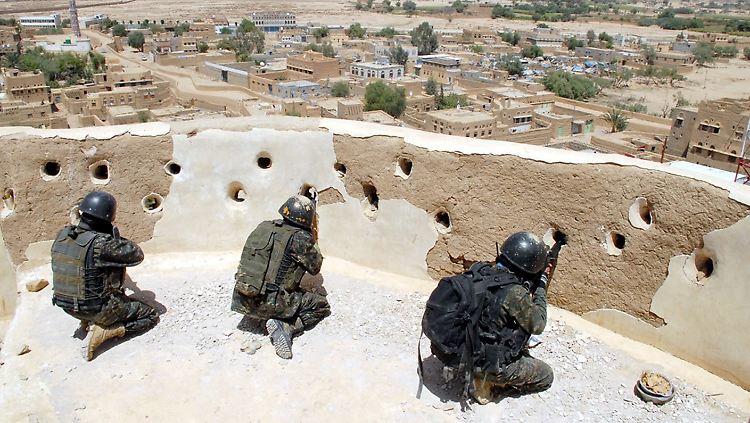 Kämpfer der jemenitischen Armee in Saada.