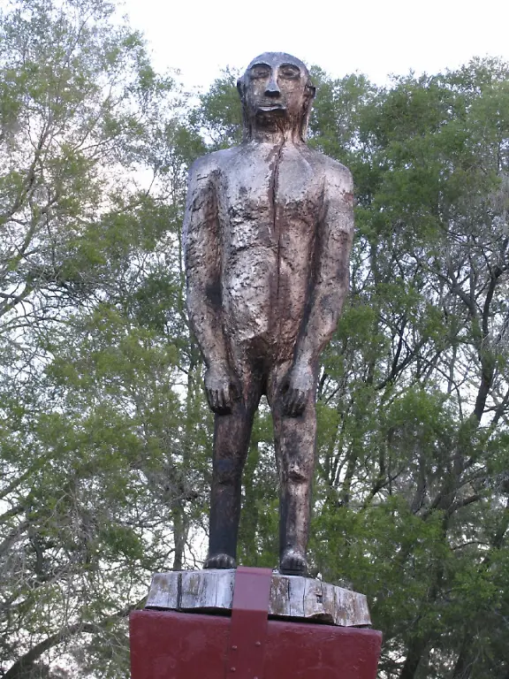 Yowie-statue-Kilcoy-Queensland