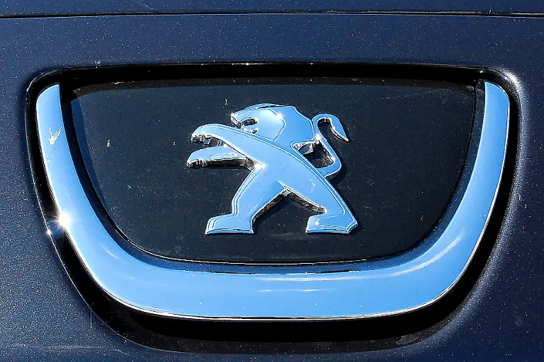 Peugeot-RCZ-22-03-2010-16-00-24-22-03-2010-16-01-38-2010-16-01-38