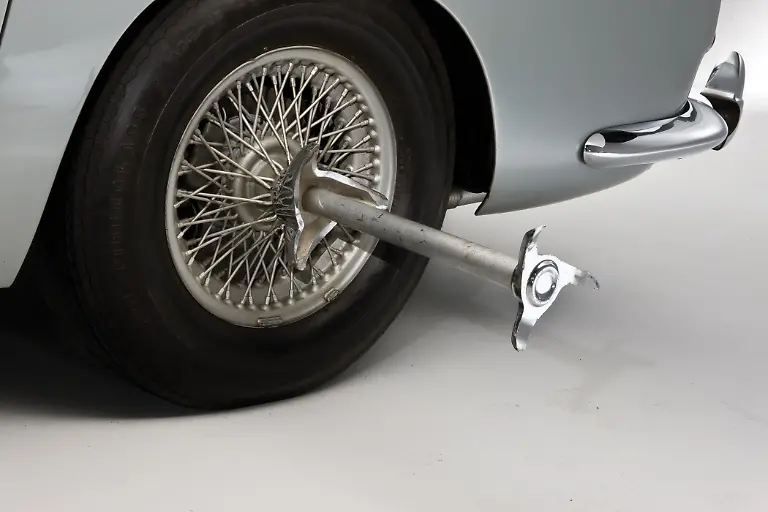 AstonDB5519101005