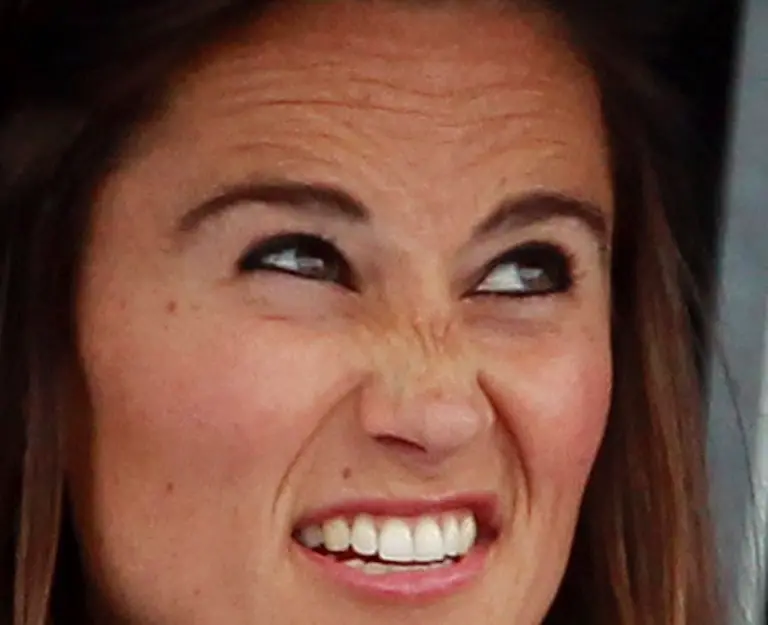 2011-06-09T143237Z-01-SWT10-RTRMDNP-3-TENNIS-MEN-QUEENS-JPG8686541471546529999