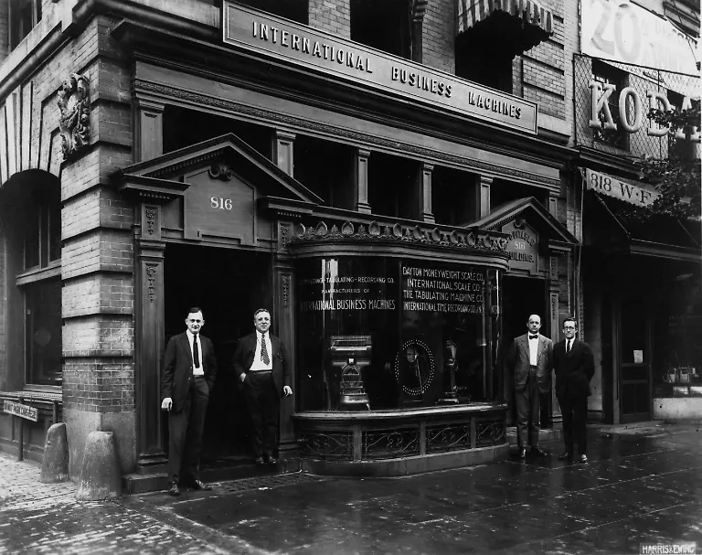 1924-Renamed-IBM