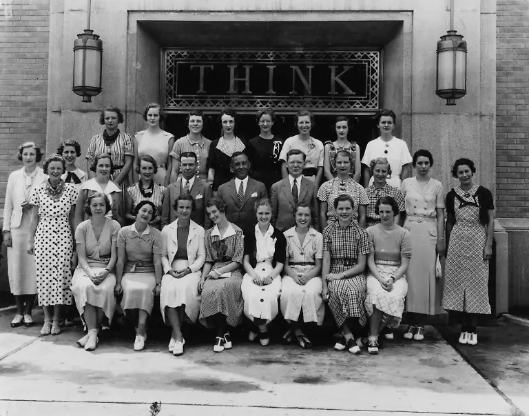 1935-Systems-Service-Women