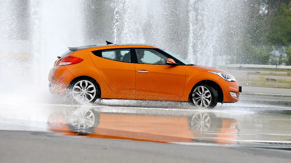 HyundaiVeloster-170613