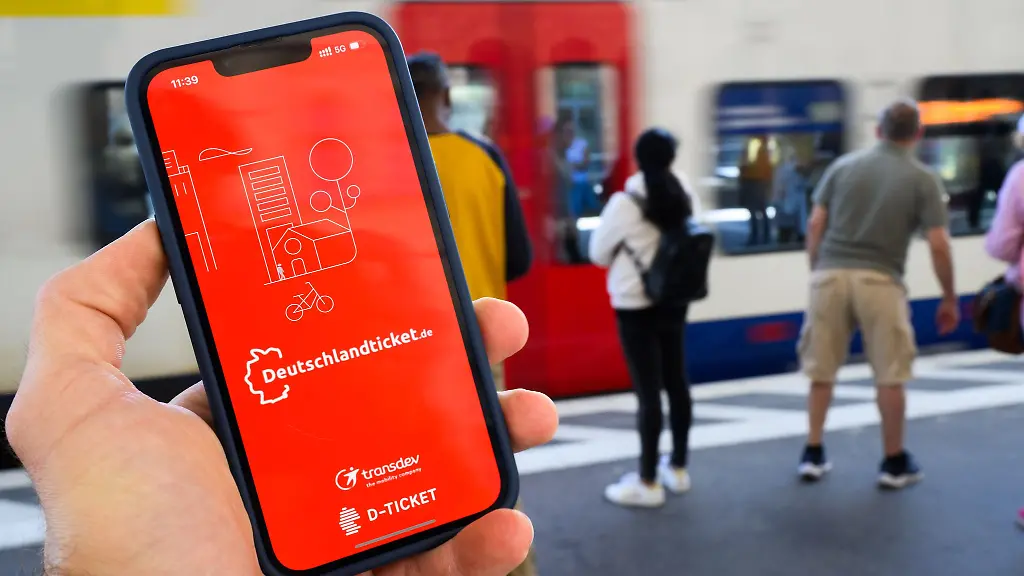 Bislang-darf-der-die-Einnahmen-aus-dem-Deutschlandticket-behalten-der-es-verkauft-Das-sorgt-mancherorts-fuer-Verstimmung