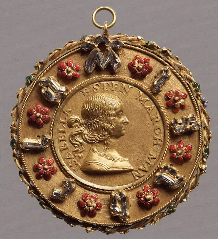 06-Isabella-Medal-1