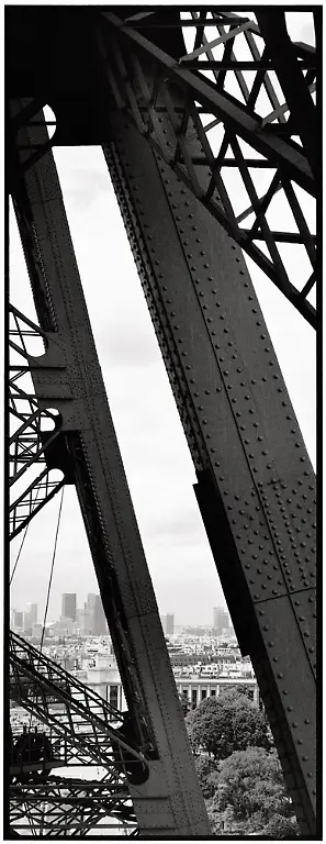 031-La-TourEiffe-La-De-uefense