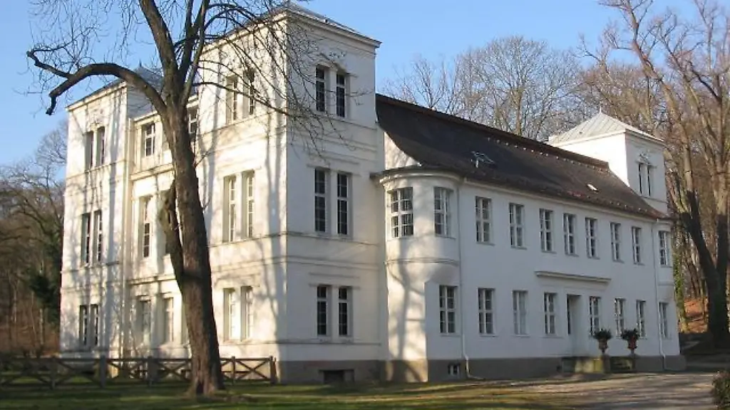 Schloss-Tegel1