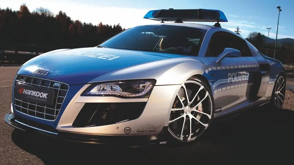 Schneller-als-die-Polizei-erlaubt-Dieser-Einsatzwagen-schafft-Tempo-325