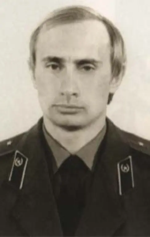 Vladimir-Putin-in-KGB-uniform