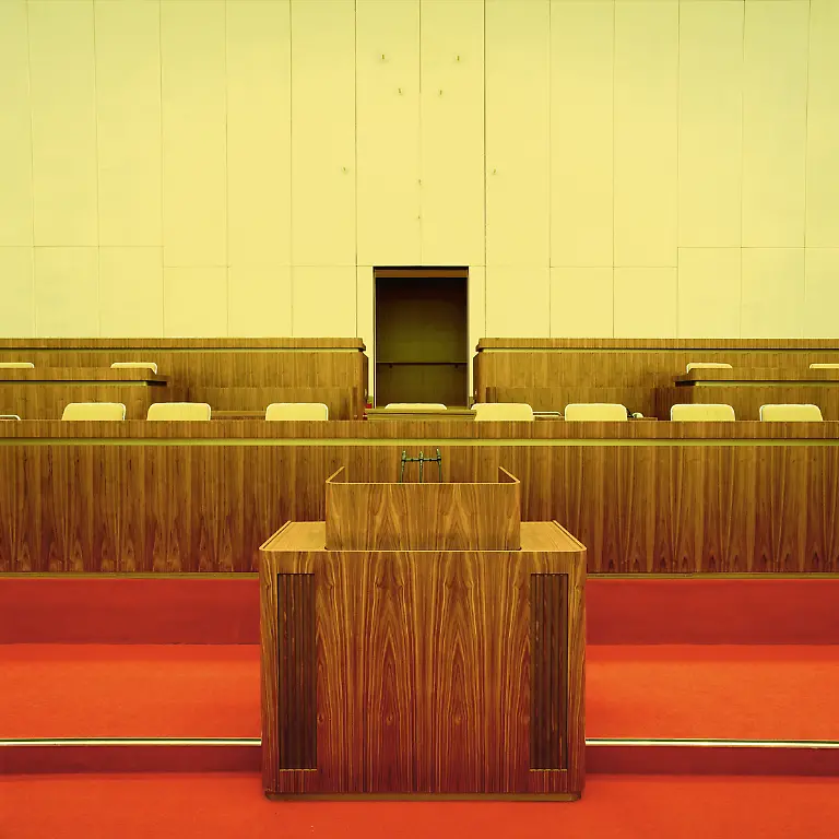 TK-PdR-Plenarsaal-Rednerpult