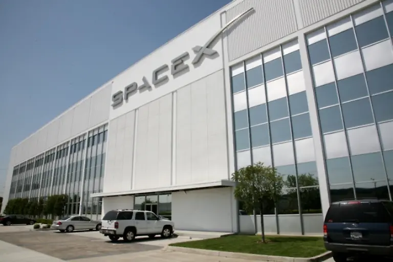 SpaceXHQ